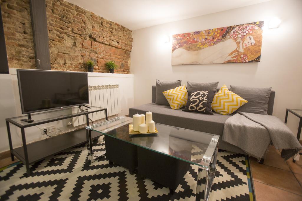 Velarde 12 Apartment