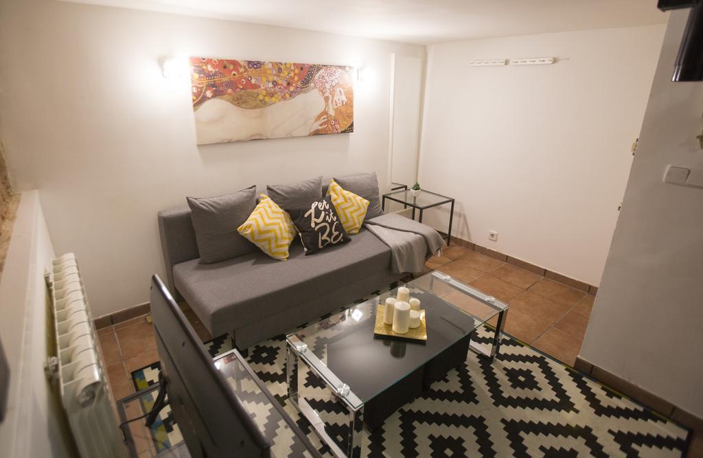 Apartment Velarde 12 *
